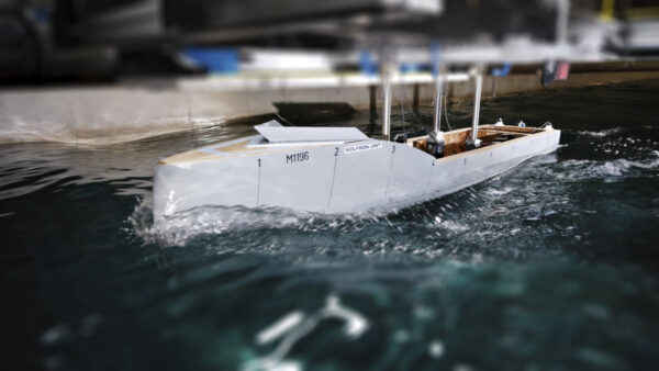 Project Settesettanta Heesen modello in vasca