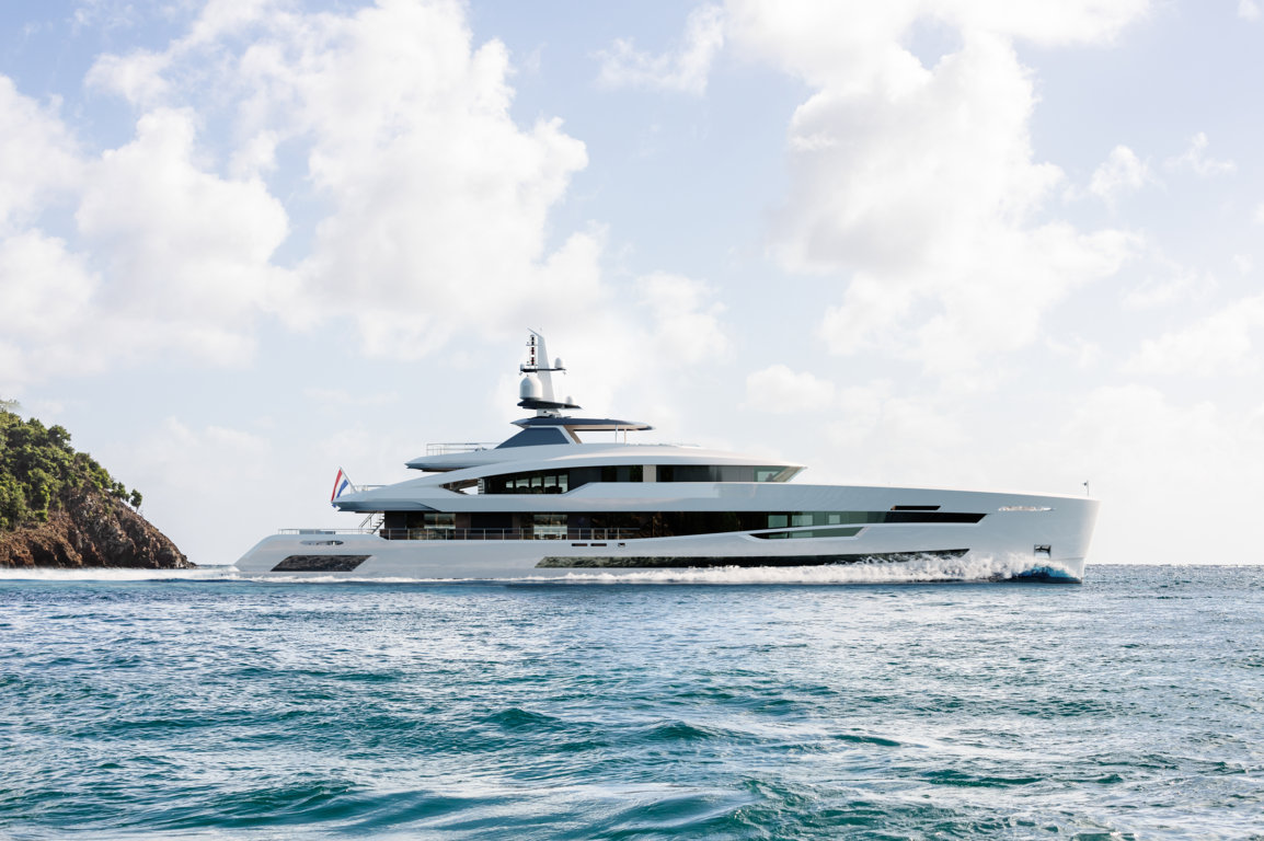 Akira Heesen Yachts