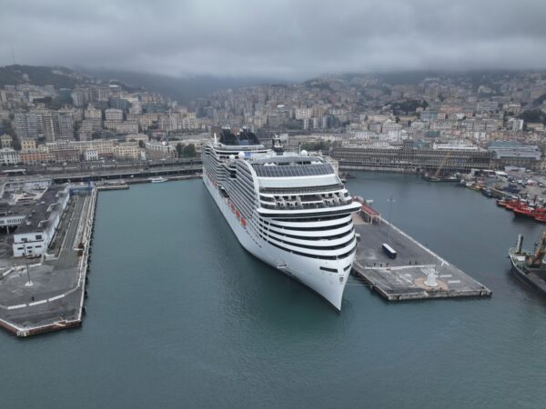 La prima volta di MSC World Europa a Genova: le immagini dall’alto