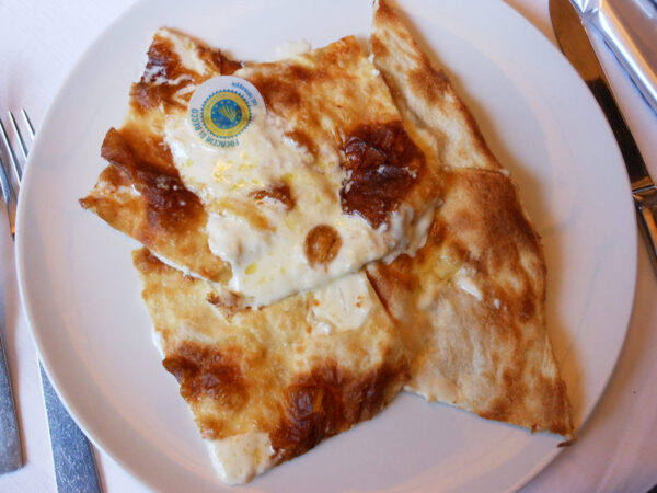 Focaccia al formaggio Recco