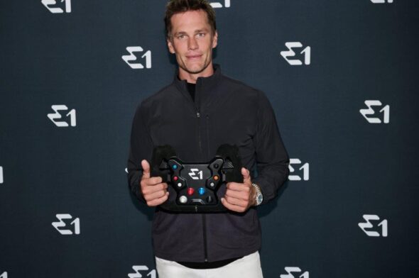 Football star Tom Brady joins the UIM E1 World Championship