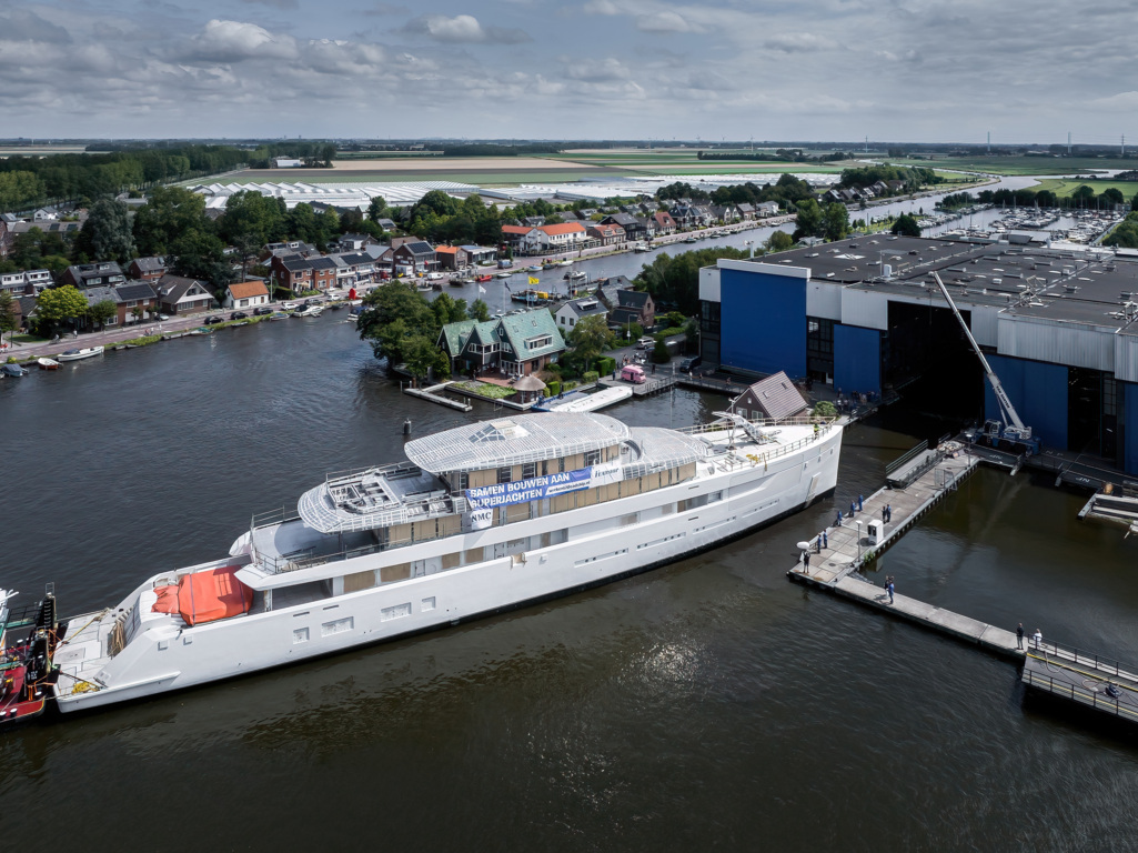 Project 825 Feadship