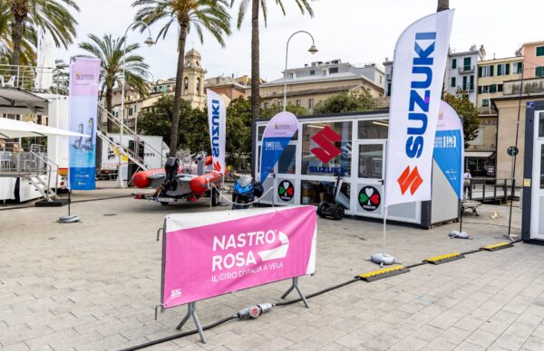 Suzuki partner del “Marina Militare Nastro Rosa Tour 2023”