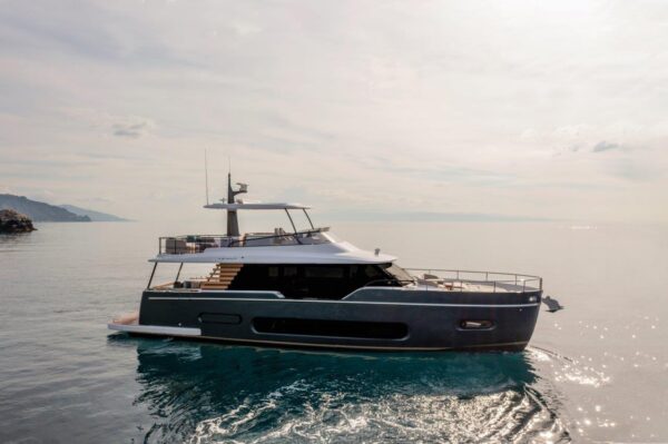 Azimut participates in the Cannes Yachting Festival with two world premiers