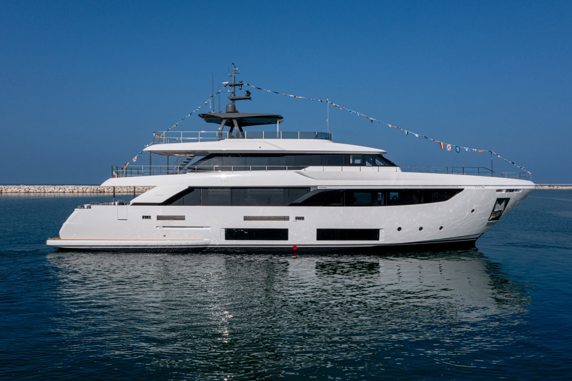 Navetta 33 Custom Line