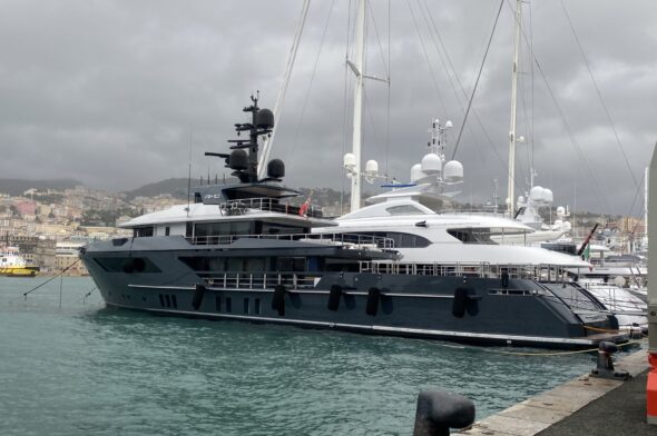 Yacht, c'è il Symphony, del proprietario di Louis Vuitton