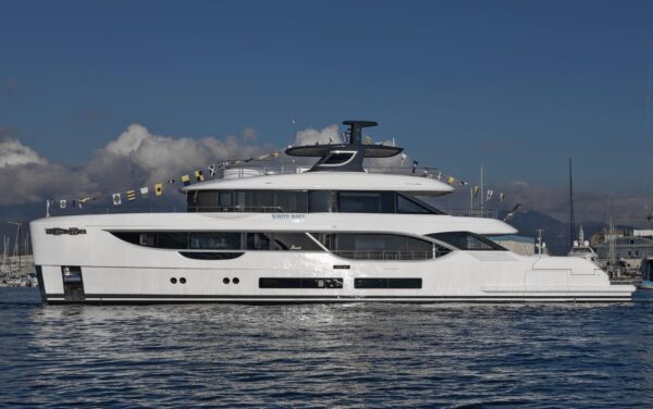 Benetti White Rose