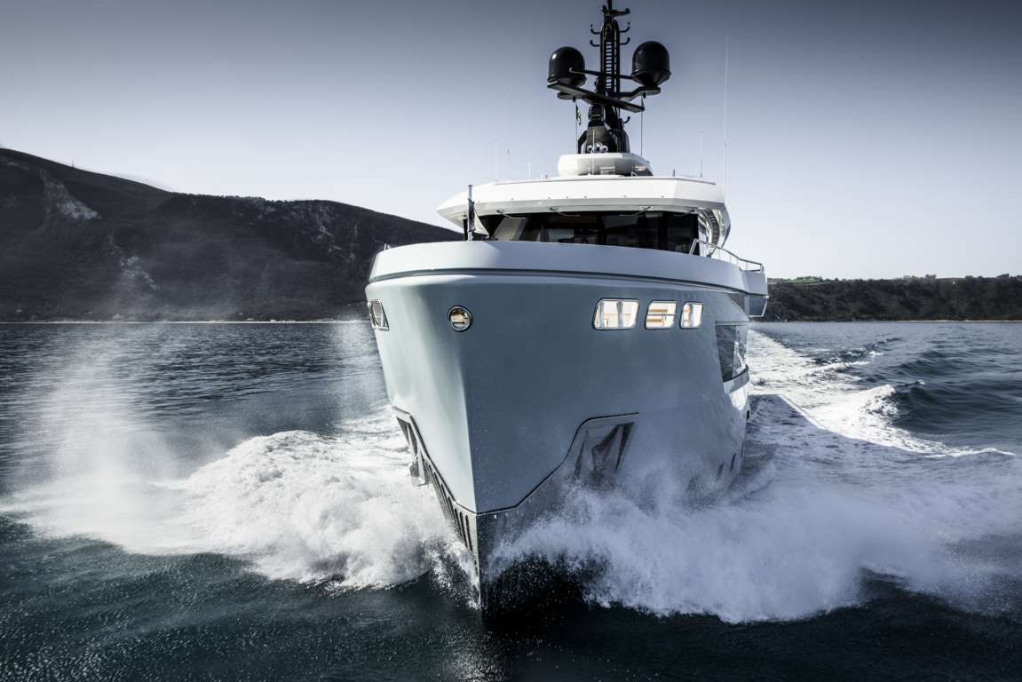 MY Aurelia ©Guillaume Plisson sergio cutolo hydro tec