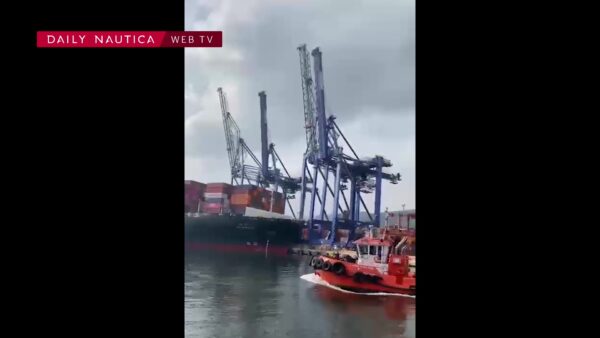 nave portacontainer gru turchia