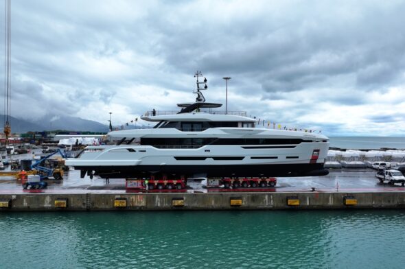 The “Barbara Anne” hits the water: the sixth DOM133 by Baglietto