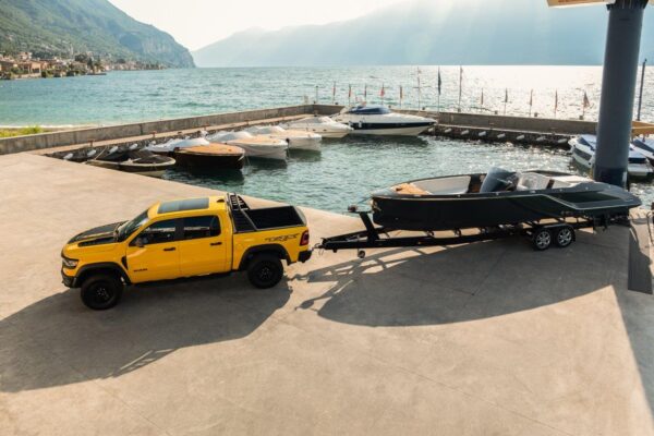 Frauscher Italia al Boat Show Lago Maggiore con il day cruiser 858 Fantom Air