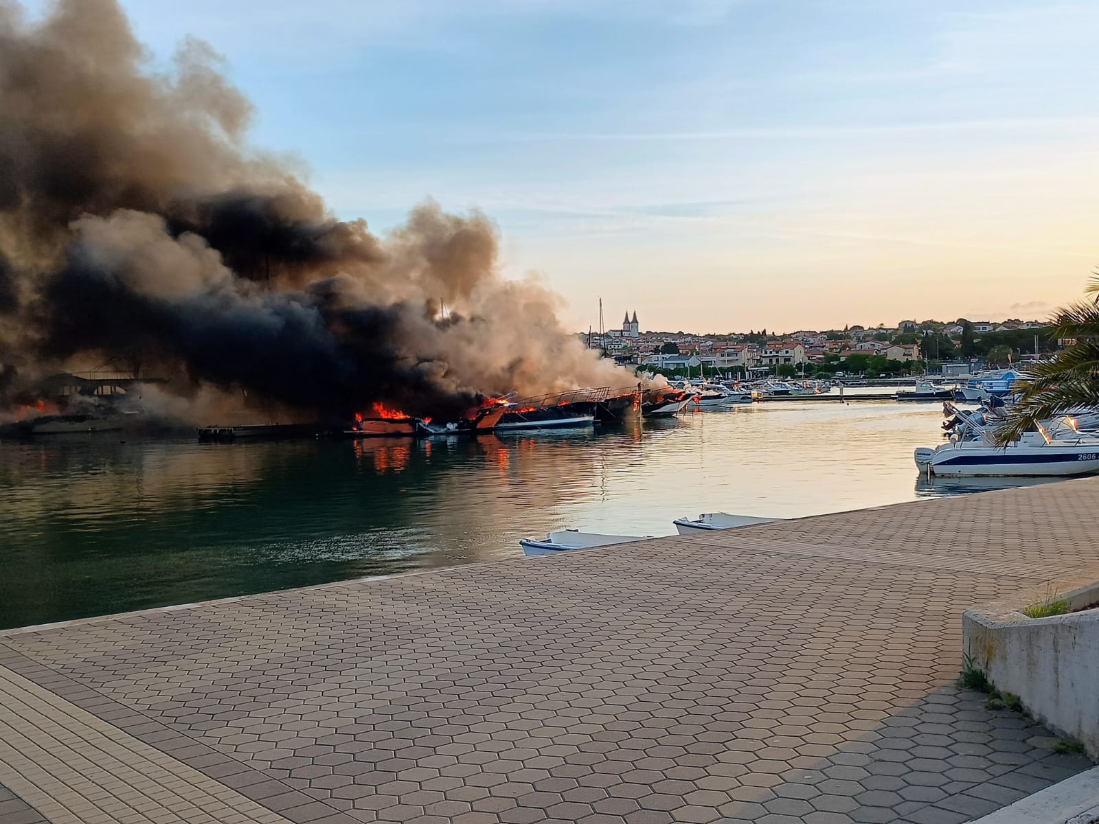 incendio porto di medolino
