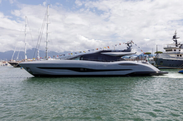 Seventh Mangusta 104 REV launched