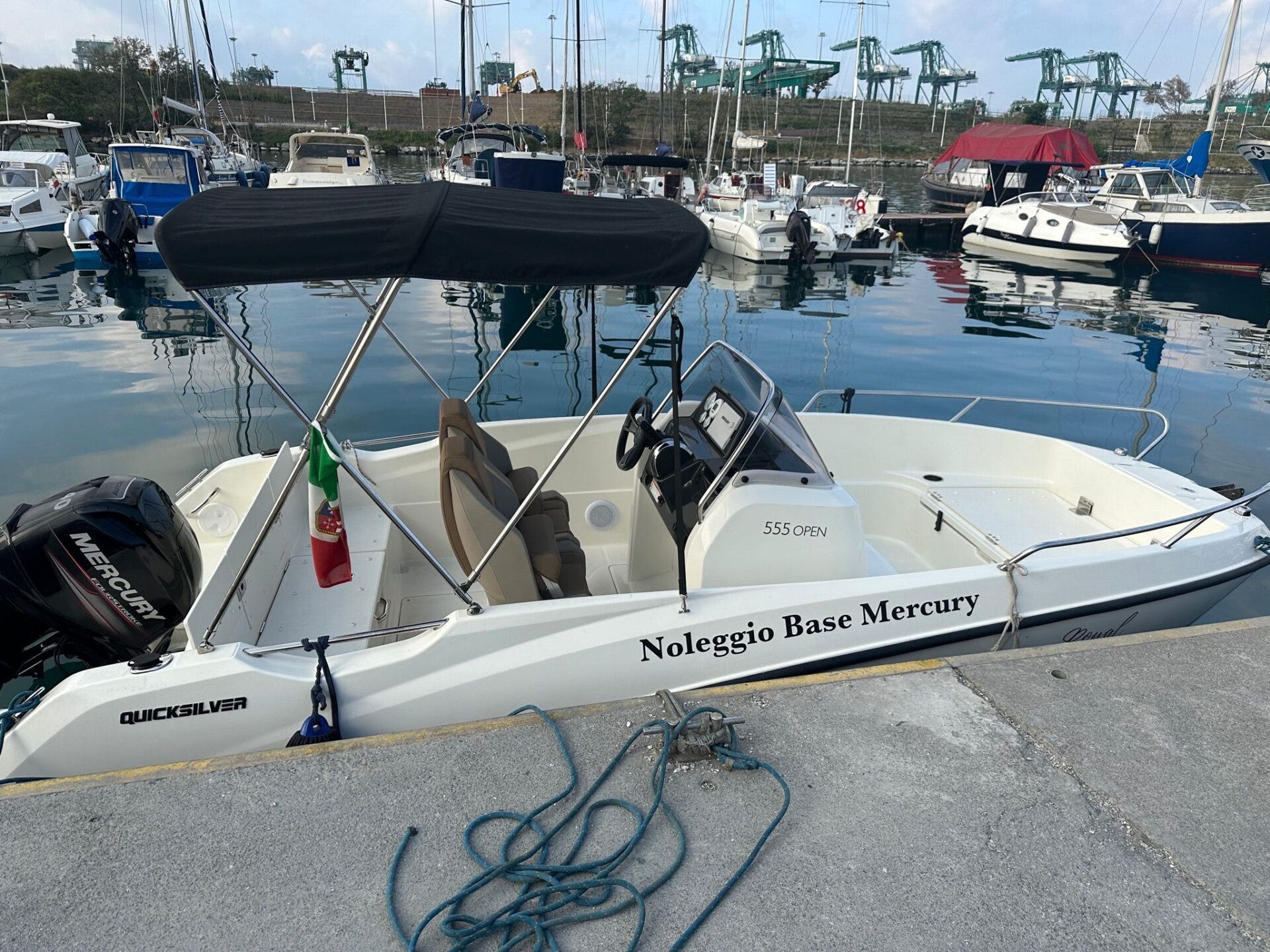 Quicksilver 555 Open_Base Nautica Mercury