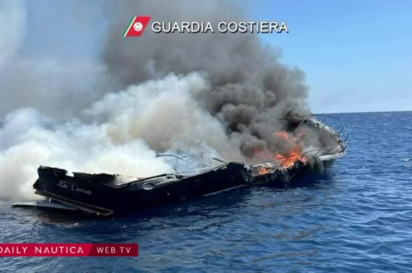 22-Metre yacht in flames, sinks between Elba and Giglio – VIDEO