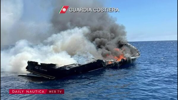 yacht affonda incendio elba
