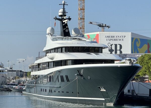 superyacht Phoenix II Barcellona