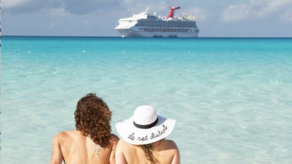 Pronta a salpare la crociera dei nudisti: 11 giorni nei Caraibi senza nulla addosso
