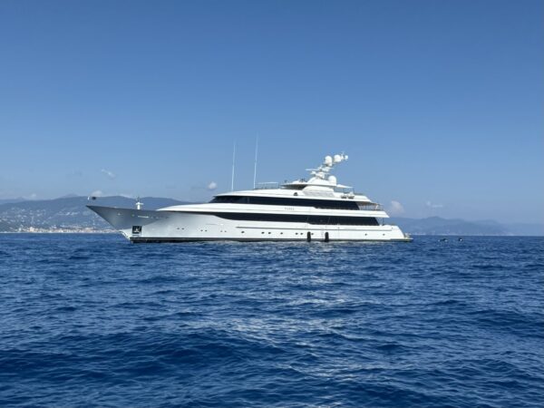 Avvistato il superyacht Vassa al largo di Santa Margherita Ligure