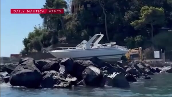 imbarcazione scogli ischia