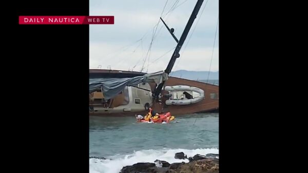 superyacht wally love burrasca spiaggia