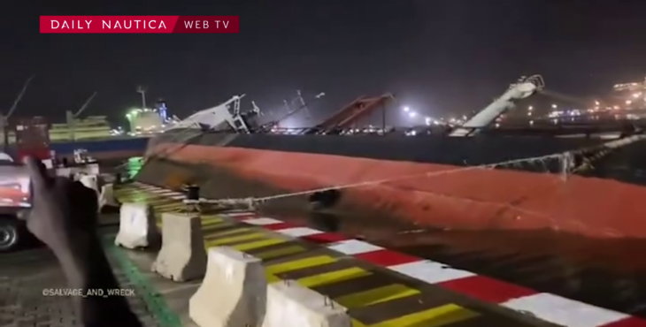Nave cargo affonda a Dakar collisione