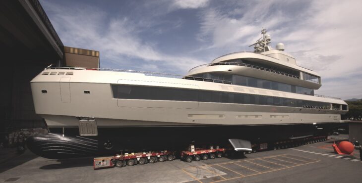 Varato il megayacht Admiral Armani 72m