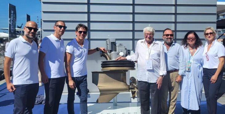 Volvo Penta celebra gli 86 anni di Fernando Amerio con un omaggio speciale: il celebre IPS 10