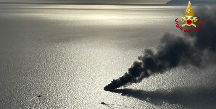 24-Metre yacht, “Principessa Matera” in flames off the coast of Bergeggi